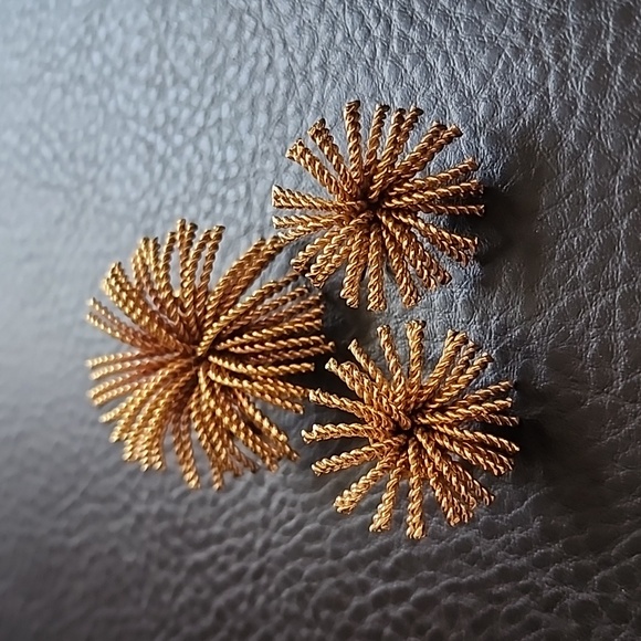 VTG brooch & clip earring set - Picture 4 of 12